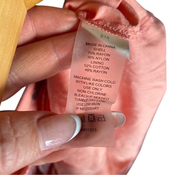 Vince Camuto Orange Coral Floral Flutter Sleeve Blouse I Size: M - Picture 9 of 9